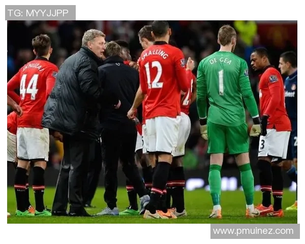 最强悍足球明星意外走光引发热议全场目光聚焦瞬间尴尬不已