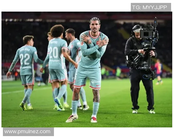 足球明星专属球鞋全解析从梅西到C罗的经典之作一网打尽