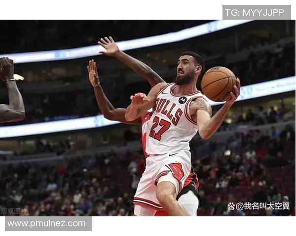 公牛队与火箭队激战在即12月12日篮球盛宴不可错过